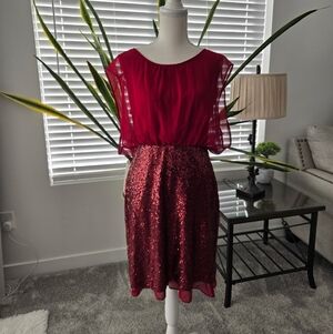 GILLI Burgandy Sequined dress. Size Large. New.